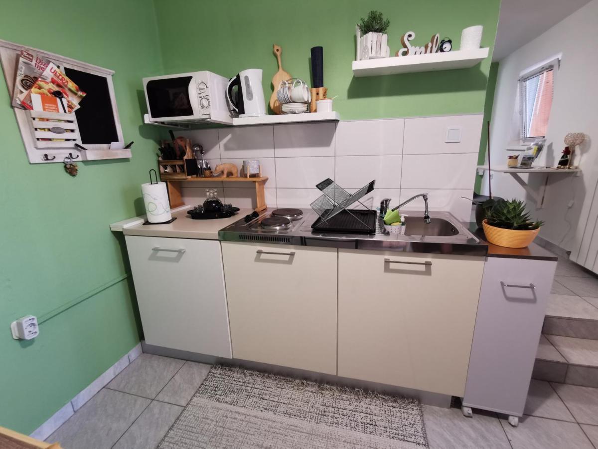 Studio Apartman Krosna Perusic 외부 사진
