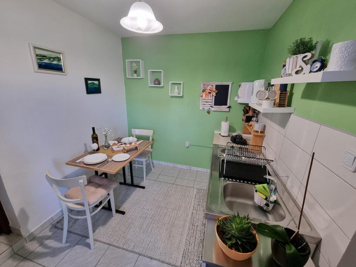 Studio Apartman Krosna Perusic 외부 사진