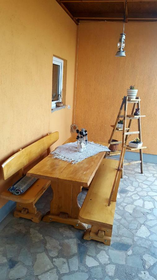 Studio Apartman Krosna Perusic 외부 사진