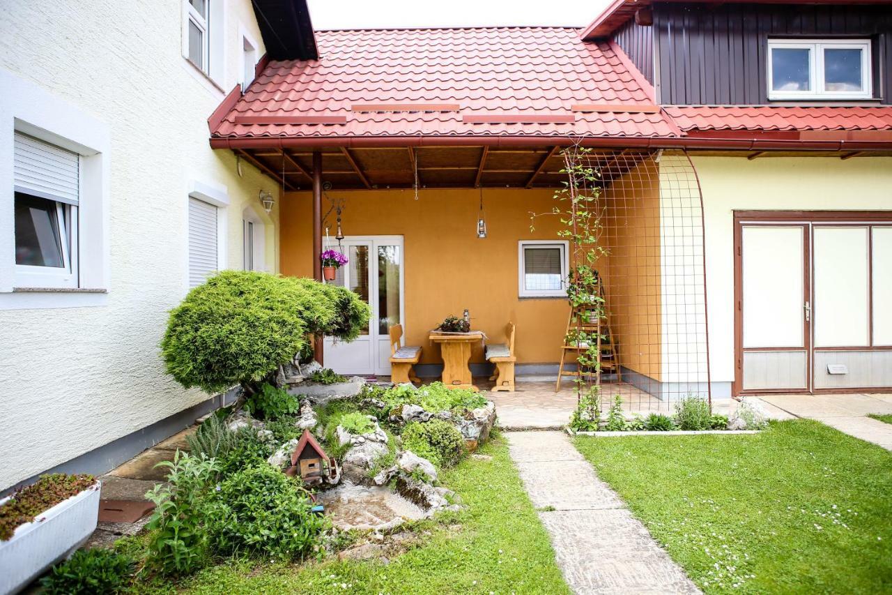 Studio Apartman Krosna Perusic 외부 사진
