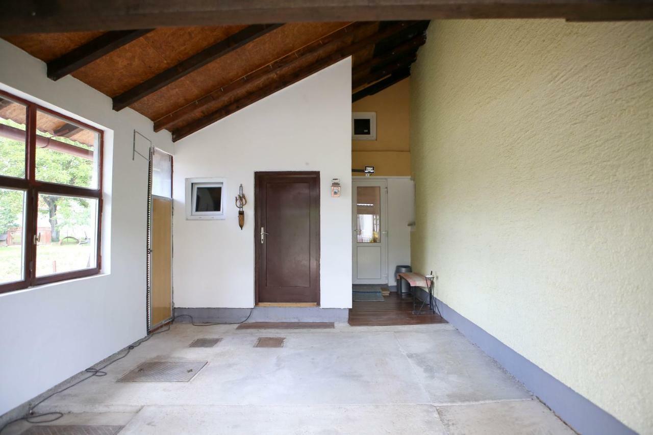 Studio Apartman Krosna Perusic 외부 사진